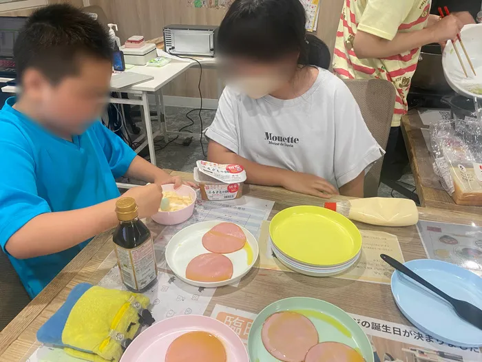 「就労準備型」放課後等デイサービスNESTING博多/ハムって美味しいですよね🐷💛