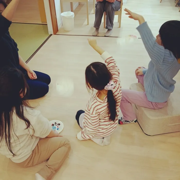 児童発達支援・放課後等デイサービスunico中島公園/キラキラこま作り♪