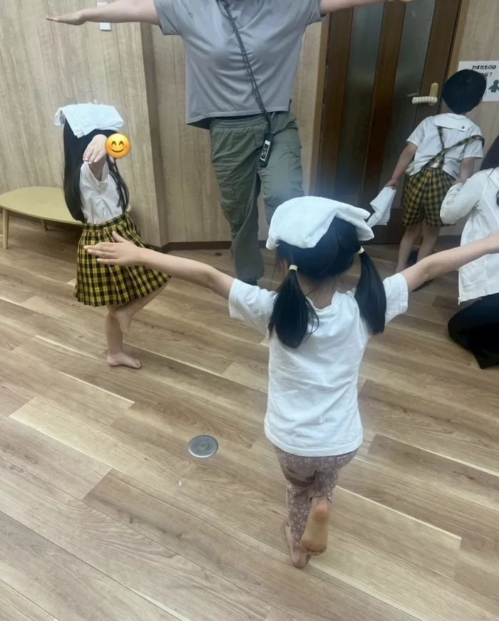 emiure＋（エミュールプラス） STによる言語療法可能　生野区最大級施設　送迎あり/体幹を鍛えるレクリエーション