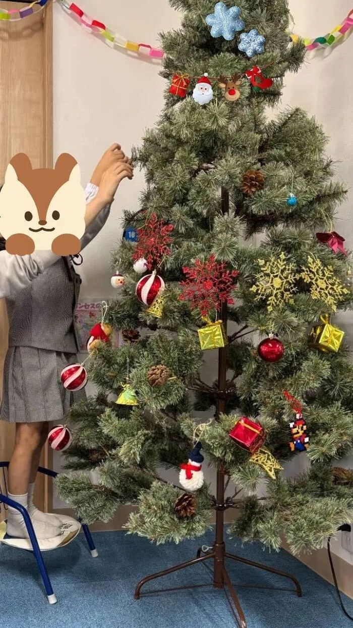 かみか企画　(個別、小集団、行き渋り・不登校支援)/今週は「クリスマスツリーの飾り付け週間です」