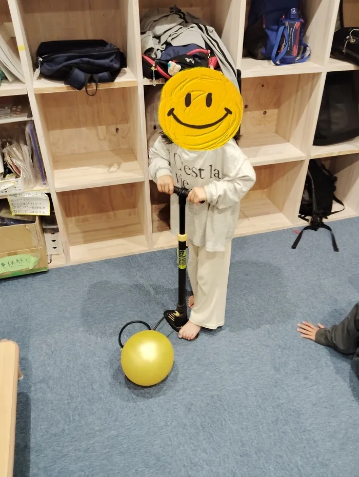 kaora/4/28　ボールに空気を入れよう🥎