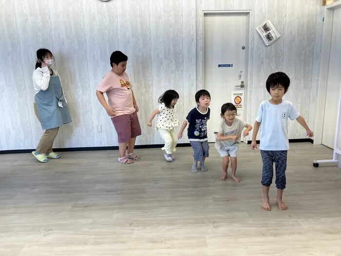 ブロッサムジュニア長久手藤が丘教室/集団活動「ダンス」