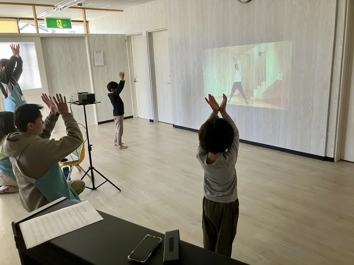 ブロッサムジュニア長久手藤が丘教室/集団活動「ダンス」