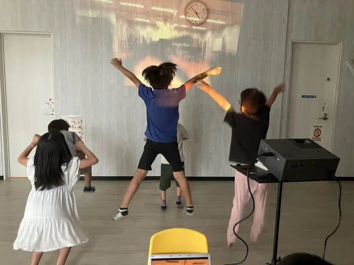 ブロッサムジュニア長久手藤が丘教室/集団活動「ダンス」