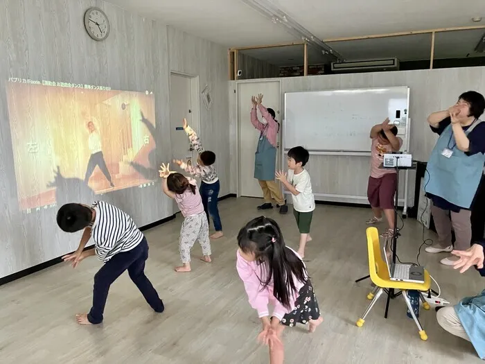 ブロッサムジュニア長久手藤が丘教室/集団活動「ダンス」