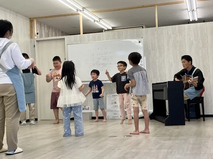 ブロッサムジュニア長久手藤が丘教室/集団　「ダンス」