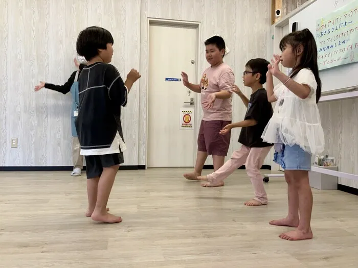 ブロッサムジュニア長久手藤が丘教室/集団活動「ダンス」