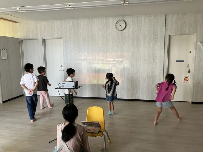 ブロッサムジュニア長久手藤が丘教室/集団活動「ダンス」