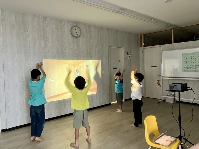 ブロッサムジュニア長久手藤が丘教室/集団活動「ダンス」