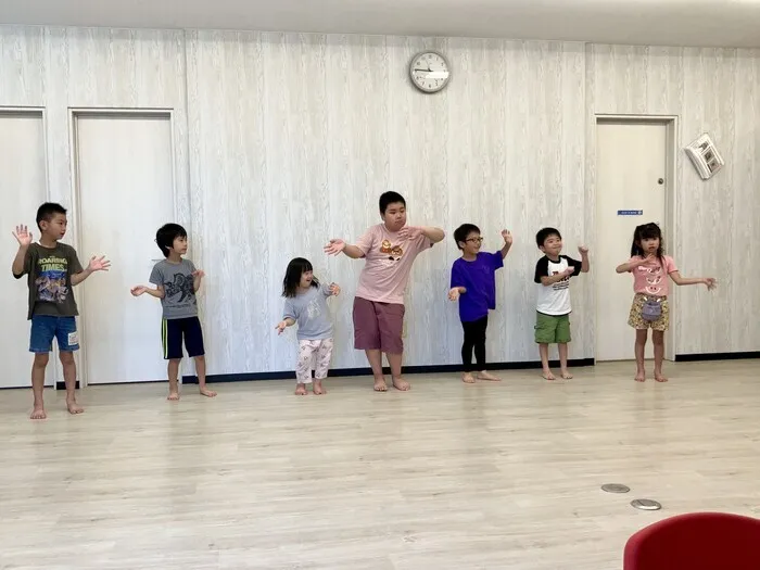 ブロッサムジュニア長久手藤が丘教室/集団活動「ダンス」