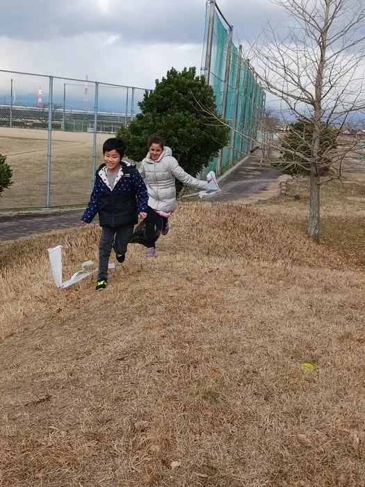 児童発達支援・放課後等デイサービス　あそびっこ　どんぐり/凧上げに行きました😊