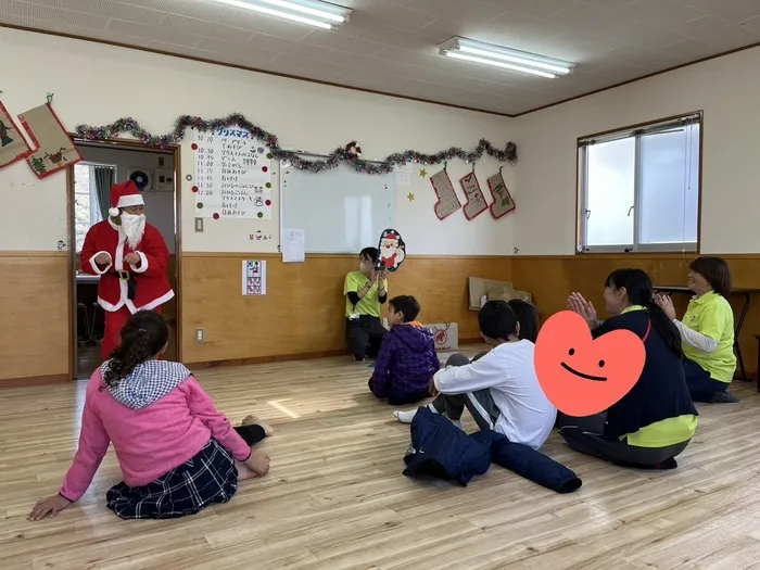 児童発達支援・放課後等デイサービス　あそびっこ　どんぐり/本日はクリスマス会です🎄✨