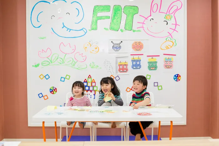 【平日空きあり♪　送迎サービスあり♪】　キッズホームFIT越谷教室/スタッフの専門性・育成環境