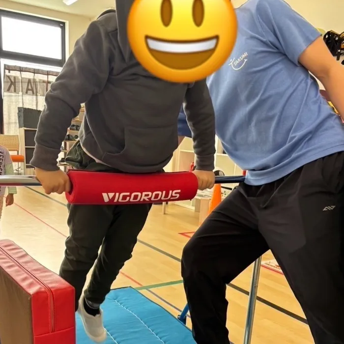 【運動療育】TAKUMI（たくみ）堺教室/鉄棒の様子をご紹介😊