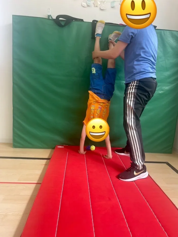 【運動療育】TAKUMI（たくみ）堺教室/倒立