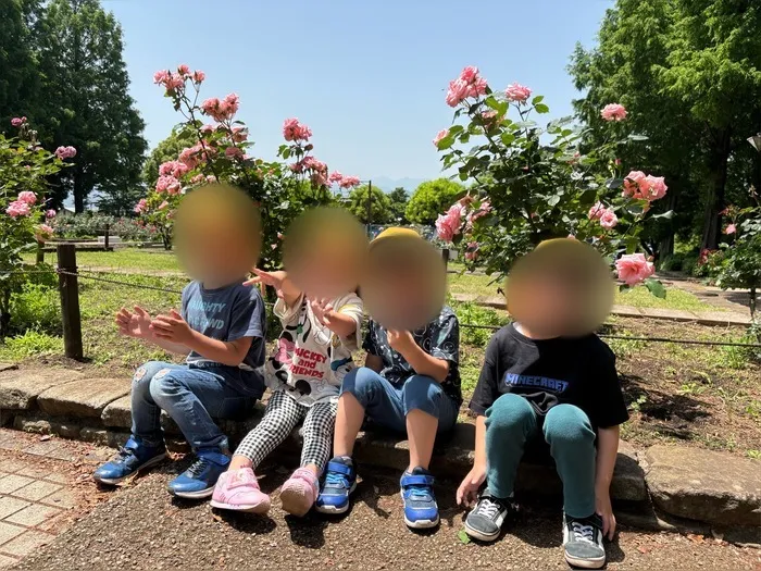こども発達らぼ&kids相模原　[１日預かり・ 送迎あり ]/お散歩🌹