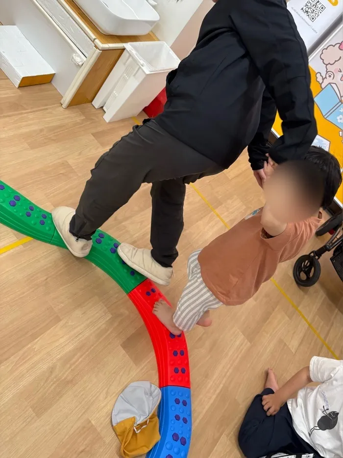 こども発達らぼ&kids相模原　[１日預かり・ 送迎あり ]/室内運動遊び☺️✨