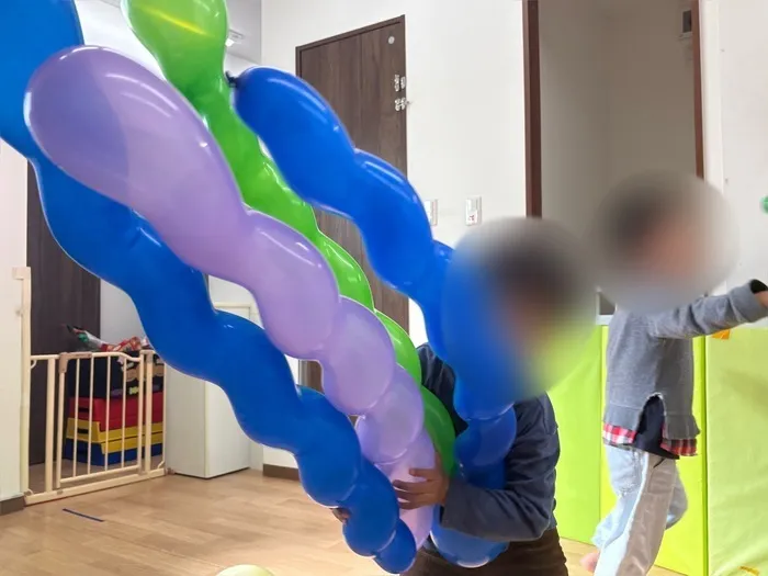こども発達らぼ&kids相模原　[１日預かり・ 送迎あり ]/風船遊び☺️