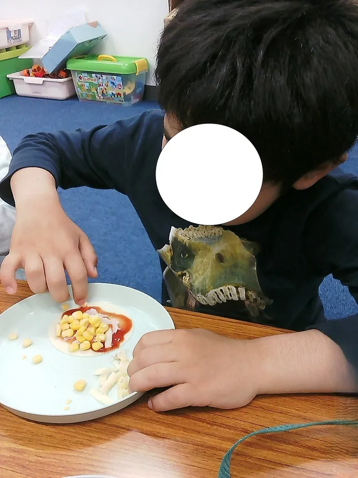 放課後等デイサービス　ウィズ・ユー早稲田/【餃子ピザパーティー🍕】