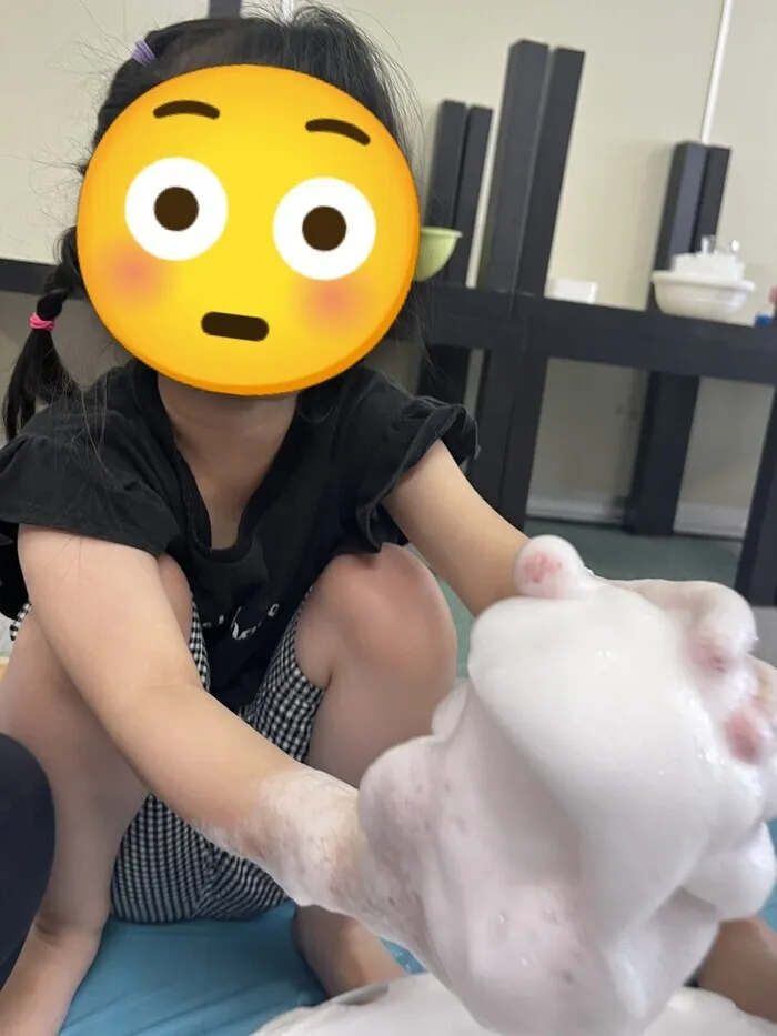 【新規利用者様募集中！】おもちゃ箱まちだ（児童発達支援）/もこもこ泡遊び♪