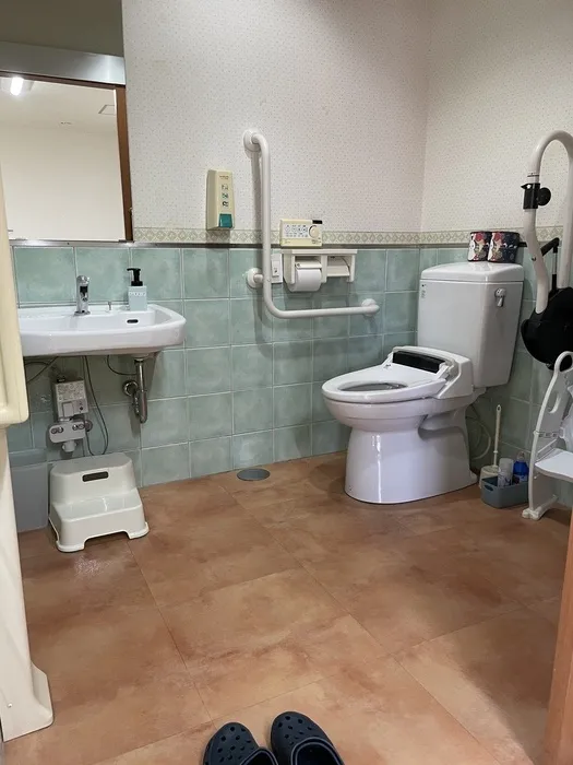 トイレも広く、車椅子も入れます。