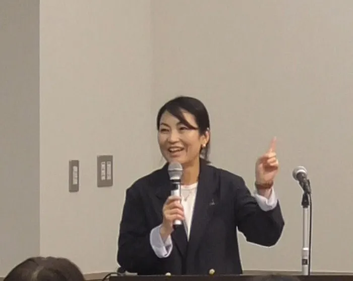 コロロ発達療育センター/河原あかね(コロロ横浜教室スタッフ)