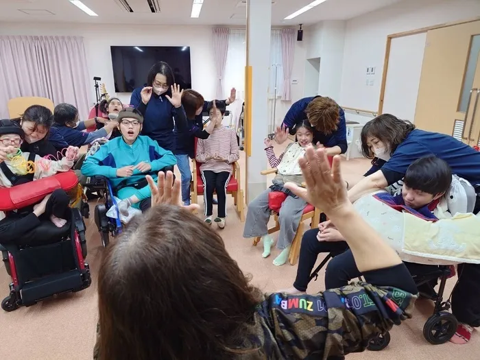 【重心型】放課後等デイサービス　オークハウス/ズンバゴールド