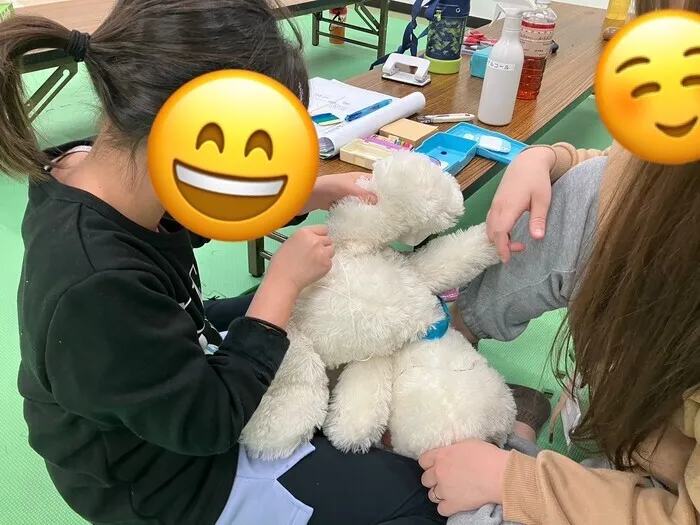 児童発達支援・放課後等デイサービス遊びと学びの森/ぬいぐるみを直してあげよう🐻