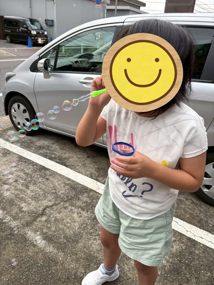 【無料体験受付中♪2024年4月オープン♪】あそび王国　今事業所/しゃぼん玉で遊んだよ🫧