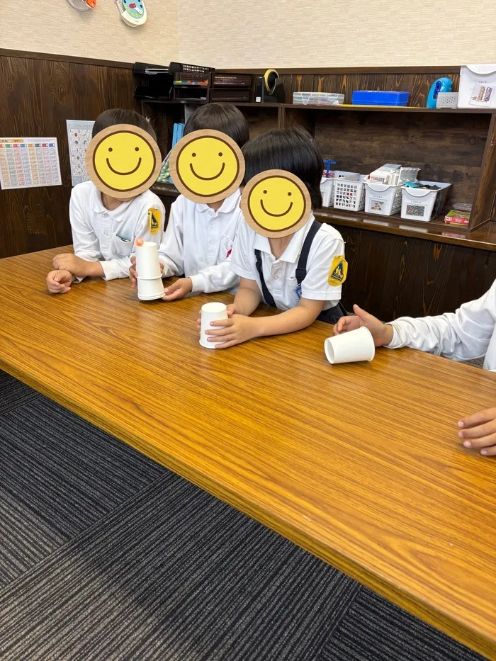 【無料体験受付中♪2024年4月オープン♪】あそび王国　今事業所/紙コップとピンポン玉でビジョントレーニング🎶