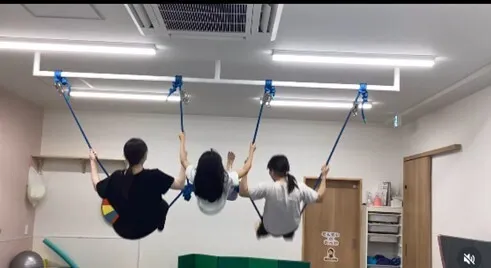   2024年4月OPEN　【FLOW八尾】　作業療法士・理学療法士　在籍の個別療育/3人乗りブランコ？