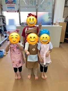 児童発達支援・放課後等デイサービス　IPPOIPPO/エプロンを着てクレープ作りに挑戦！