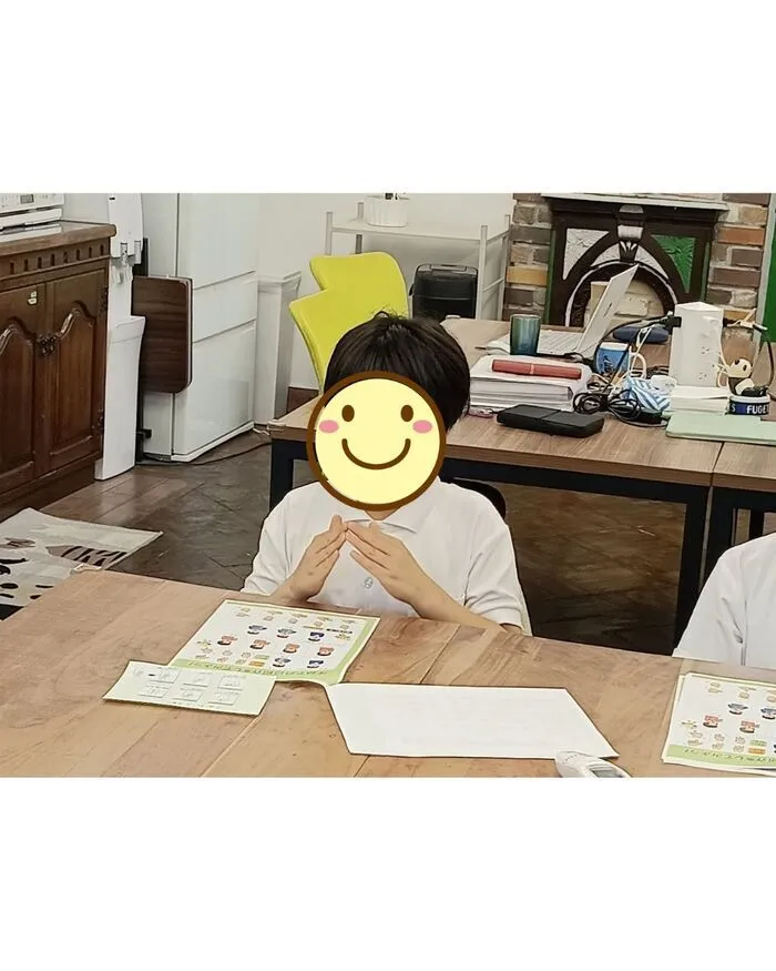 「就労準備型」放課後等デイサービスNESTING大黒町/手話を学ぼう