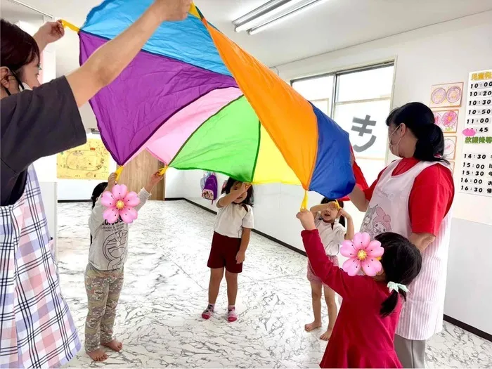 こぱんはうすさくら横浜いずみ教室/バルーン遊び