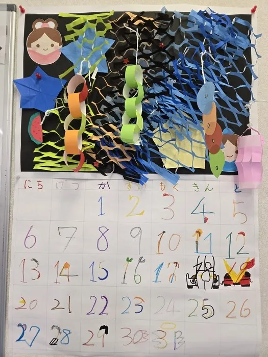 放課後等デイサービスかみふうせんトレイス/7月のカレンダー七夕飾り
