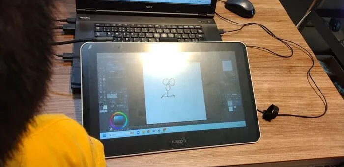 ラシクラボアカデミー浜松/液晶タブレットでお絵描き