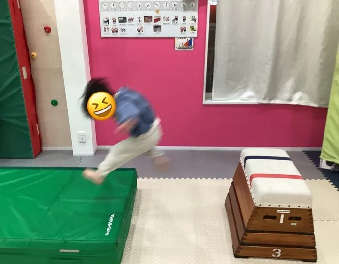Fineキッズアカデミー/マットジャンプ！