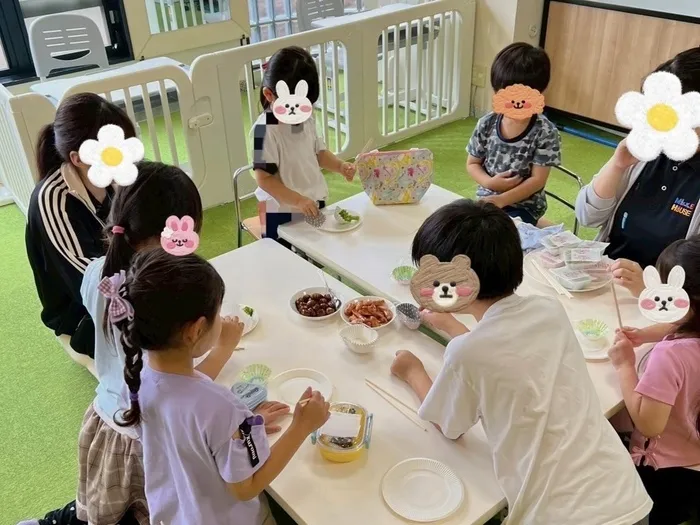 MIKKE HOUSE/役割分担してランチクッキング🍳⭐️