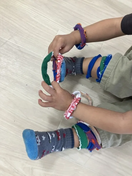 Himawari⁺Academy鳴尾校 2024年12月オープン!!/靴下を履く練習中