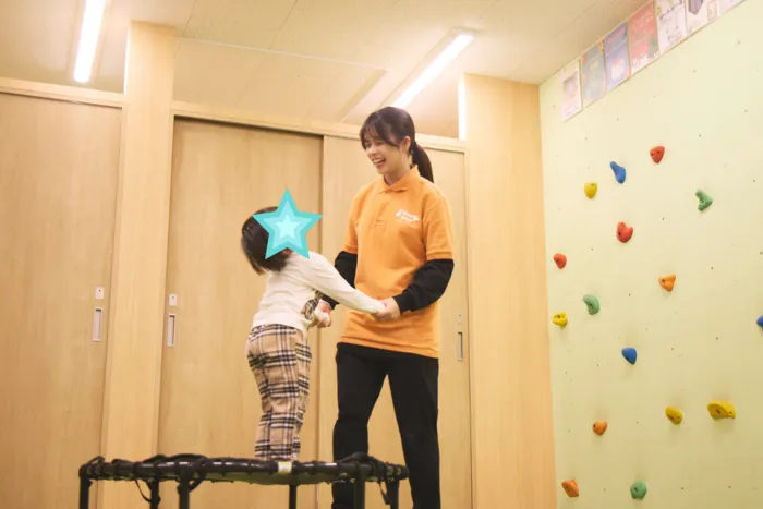 【送迎あり・運動療育】　ホップステップ鶴見校（児童発達支援）/うちの子、いつもひとり😢