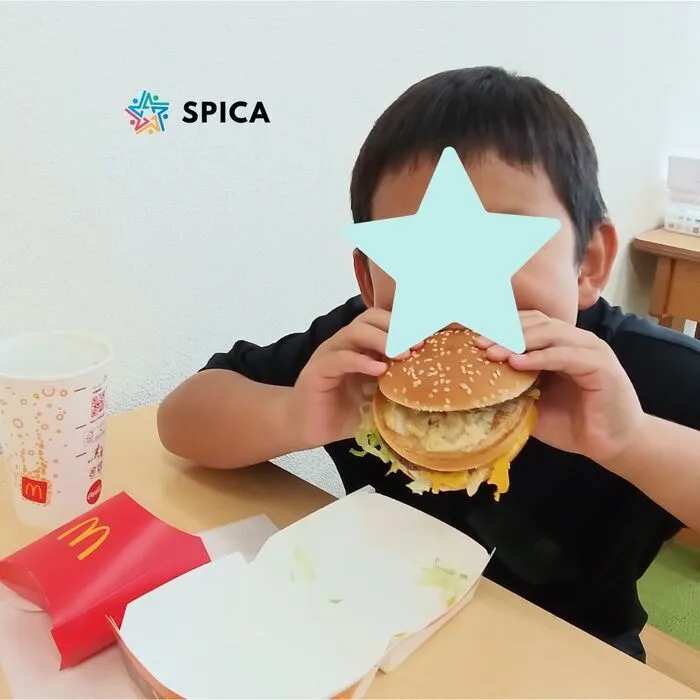 児童発達支援・放課後等デイサービス SPICA/🍔みんなでワクワク✨お楽しみランチの日