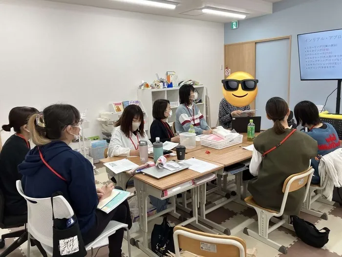 こぱんはうすさくら西千葉教室 ［未就学児＆小学生対象／送迎有］/📚【専門職による職員向け勉強会を開催しました】🎤✨
