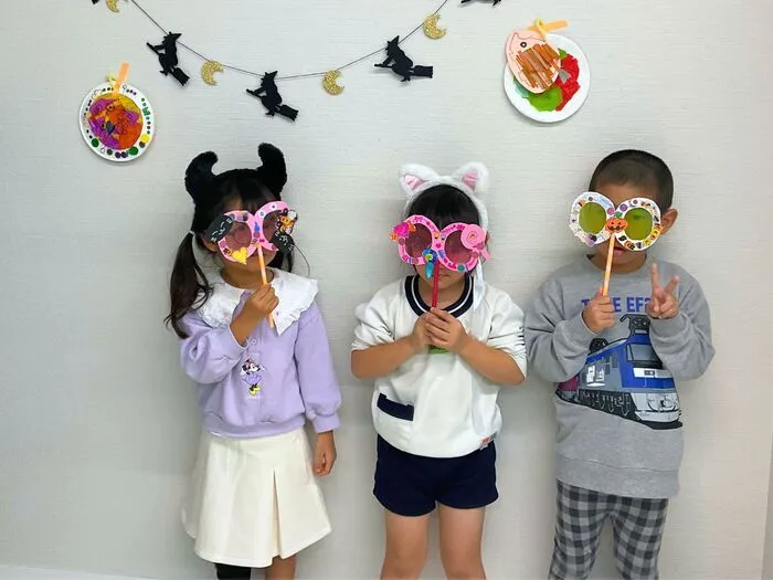 習い事×児童発達支援・放課後等デイサービスみらいベース名古屋高畑駅前(送迎あり)/変身めがねを作ろう🕶️