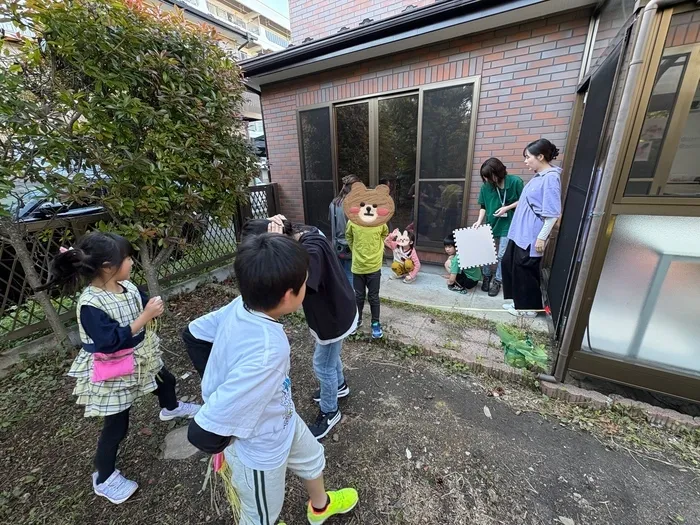 シャボン玉、鬼ごっこ、プールをするには十分なお庭あります😃