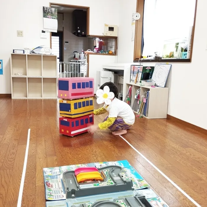 【２０２４年１２月オープン！送迎もあります】ドキドキキッズにこにこ園/にこにこ号がっ💡