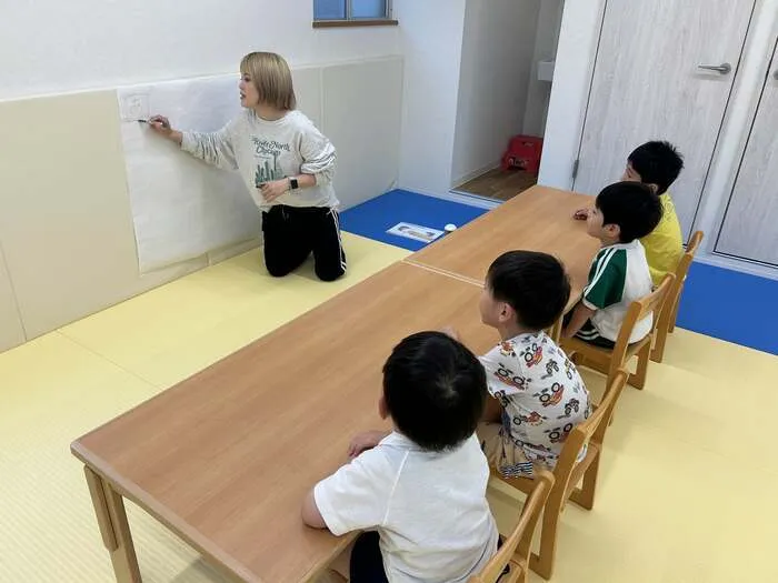 【明るい若手スタッフが支援!空き、送迎あり!土日祝も営業!】児童発達支援 スマイル北田辺店/日常の支援風景