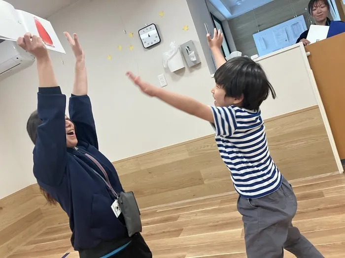【令和7年3月から新規オープン】ココハグ福岡中央/「だるまさんが♪」