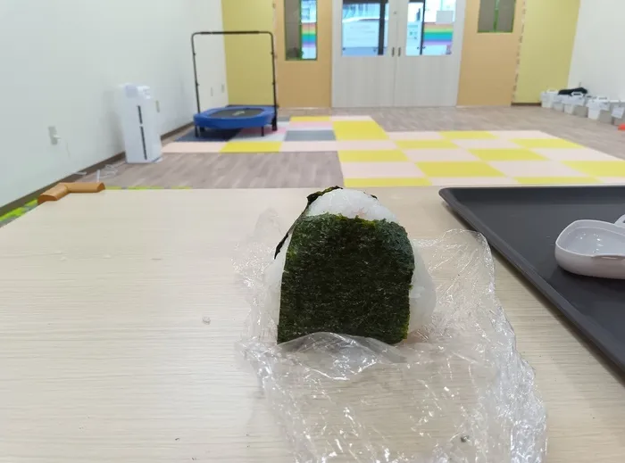 【令和7年４月オープン！】　未就学から高校3年生まで　ウィズ・ユーいちのせき/土曜日調理活動『おにぎり作り』