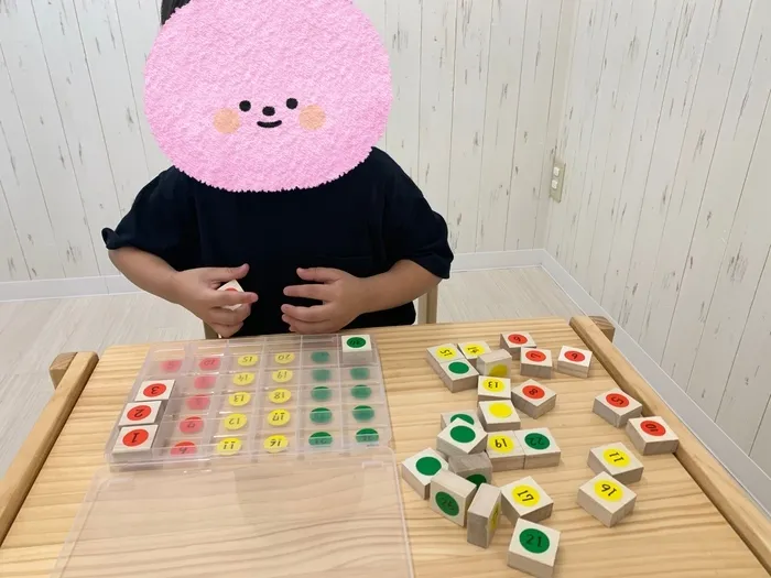 放デイ・児発　ブロッサムジュニア　横須賀堀ノ内教室/個別療育　数字合わせ