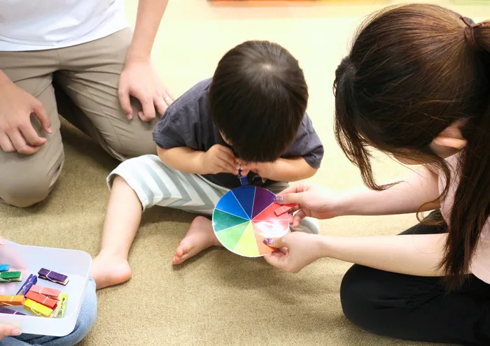 【土曜日空き枠アリ！】児童発達支援事業所　くるぅと西千葉校/大人気！洗濯ばさみでカラーマッチング🎨